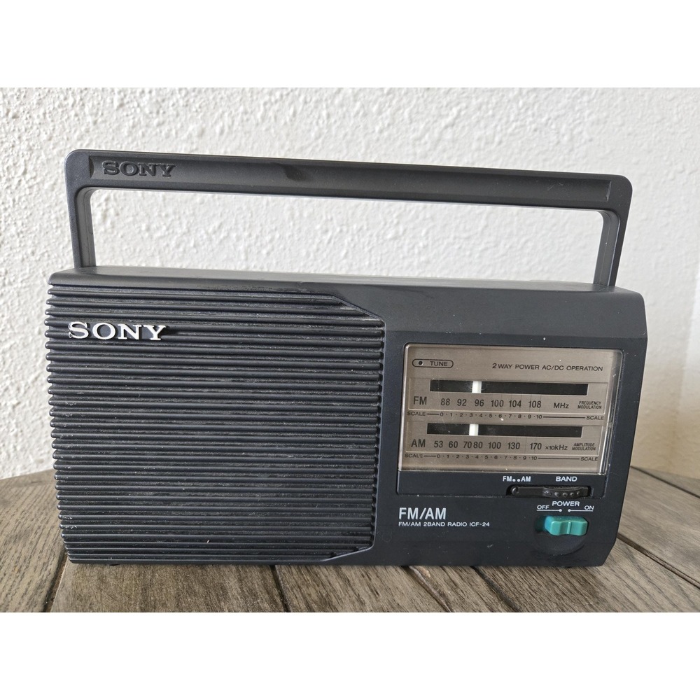 Vintage Sony FM/AM 2 BAND Radio ICF-24 Portable 4 AA Batteries/Power Cord-WORKS